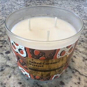 Bath & Body Works: 14.5 Oz 3-Wick Candle: Salted Caramel Pretzel